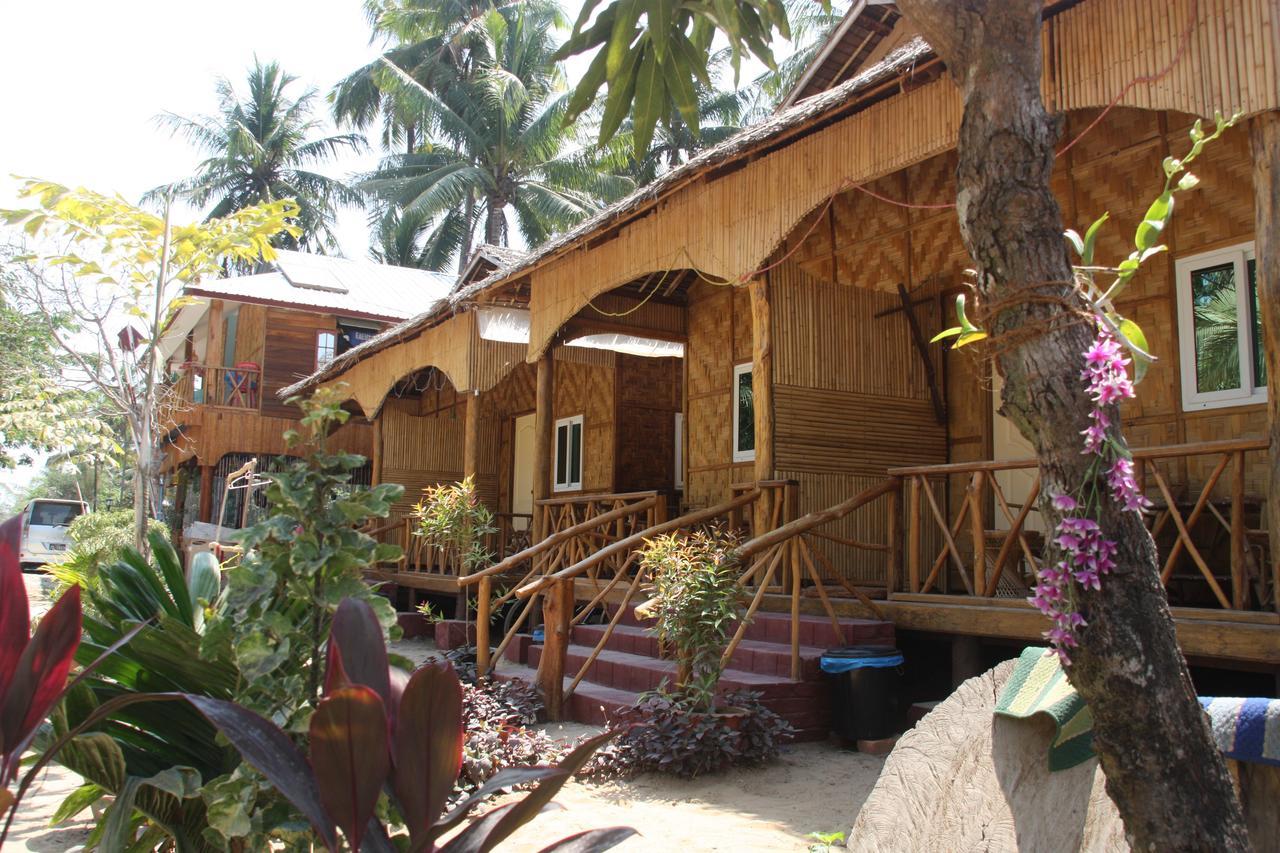 Soe Ko Ko Beach House & Restaurant Ngwesaung Bagian luar foto
