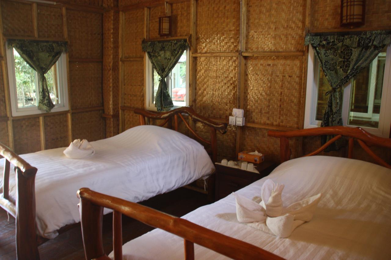 Soe Ko Ko Beach House & Restaurant Ngwesaung Bagian luar foto