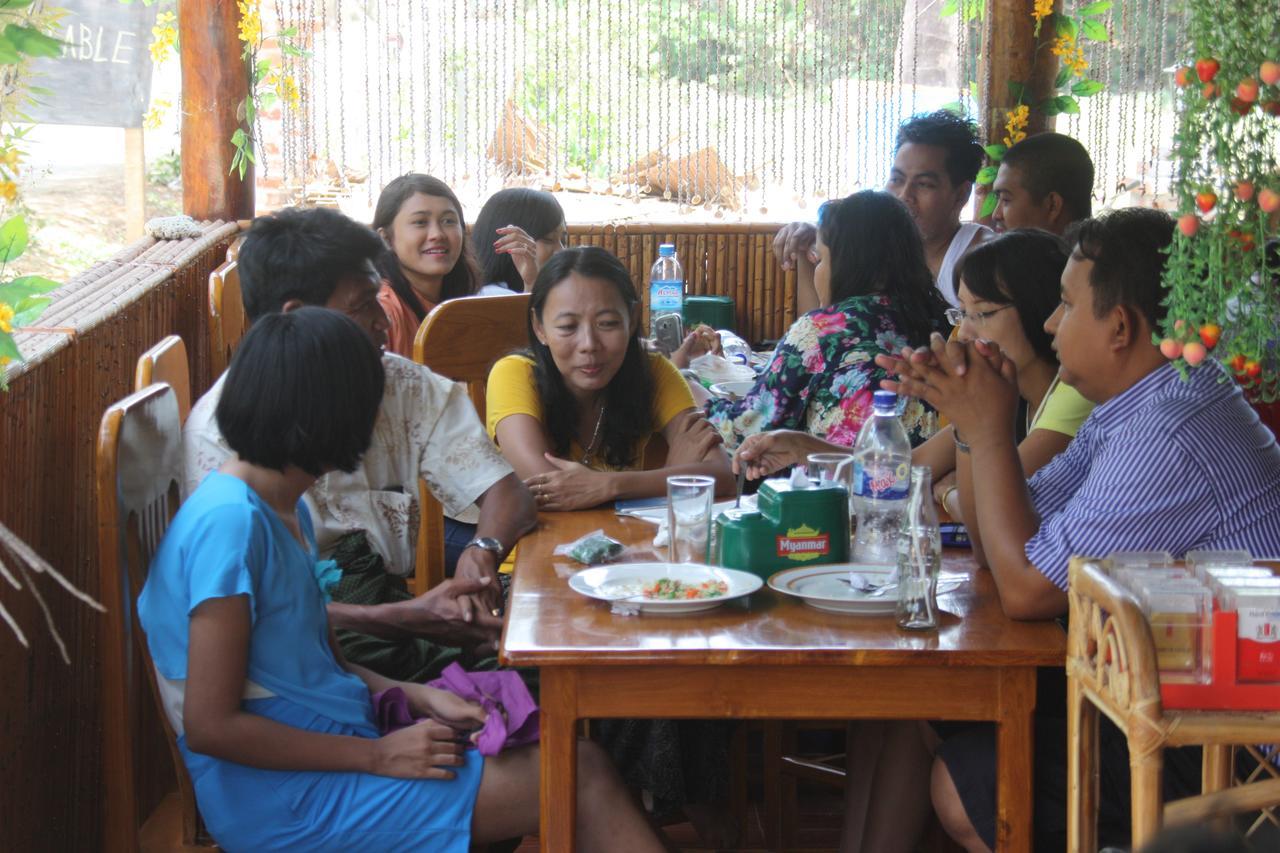 Soe Ko Ko Beach House & Restaurant Ngwesaung Bagian luar foto
