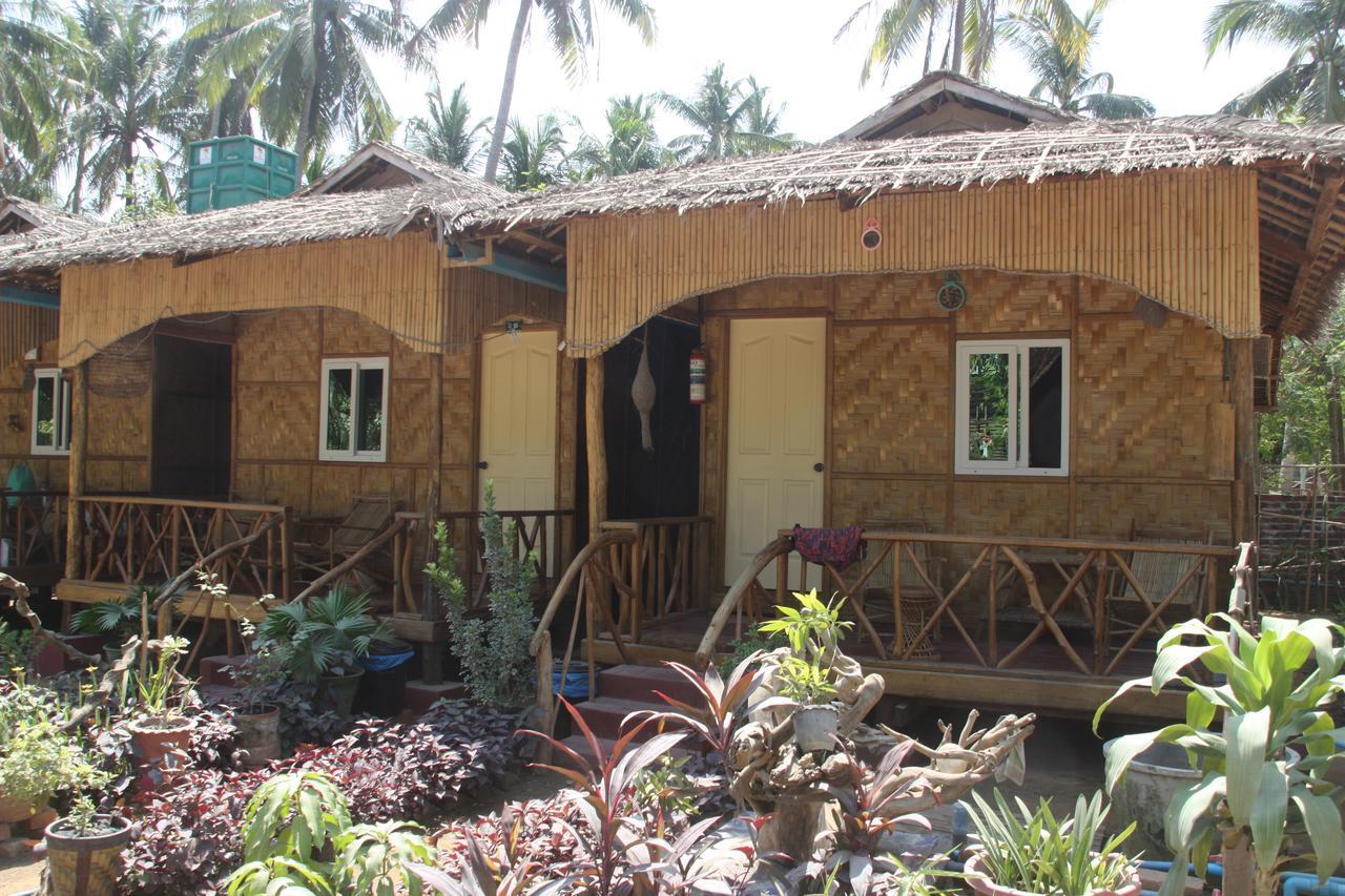 Soe Ko Ko Beach House & Restaurant Ngwesaung Bagian luar foto