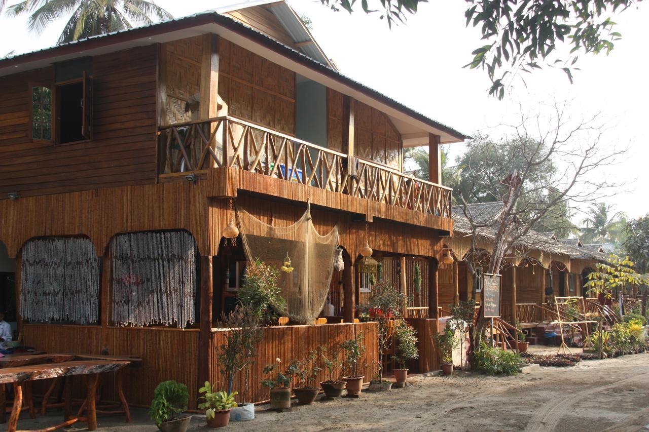 Soe Ko Ko Beach House & Restaurant Ngwesaung Bagian luar foto