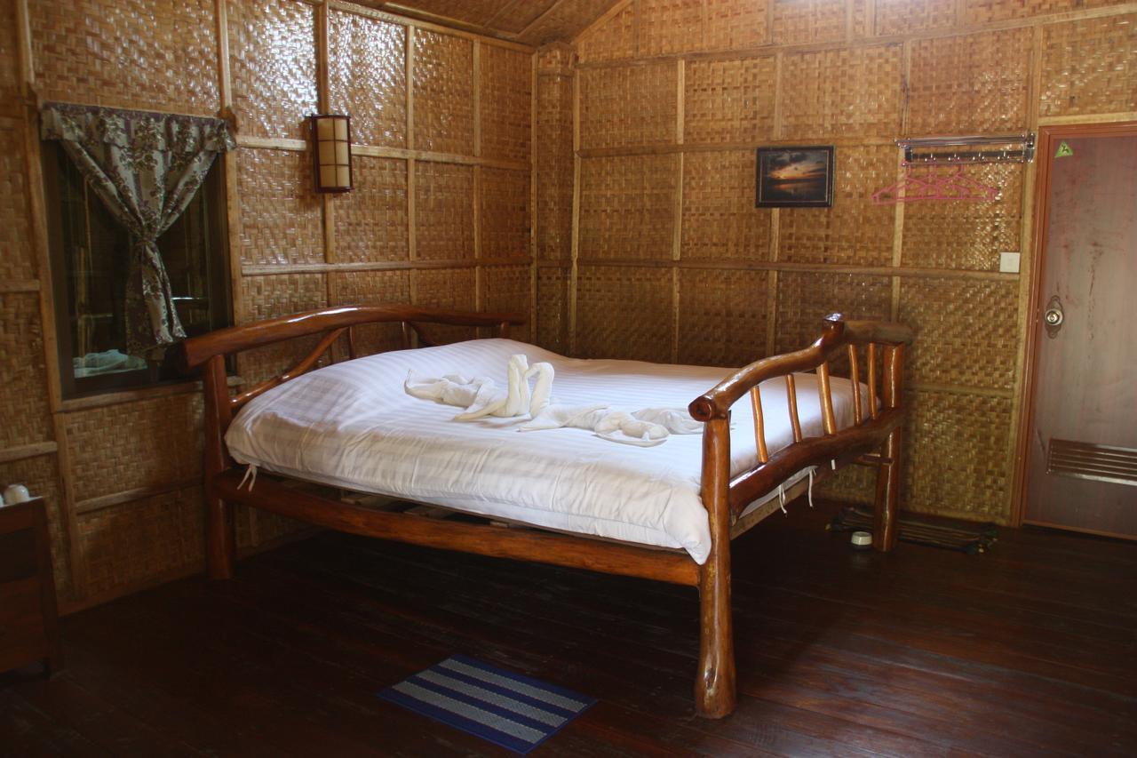 Soe Ko Ko Beach House & Restaurant Ngwesaung Bagian luar foto