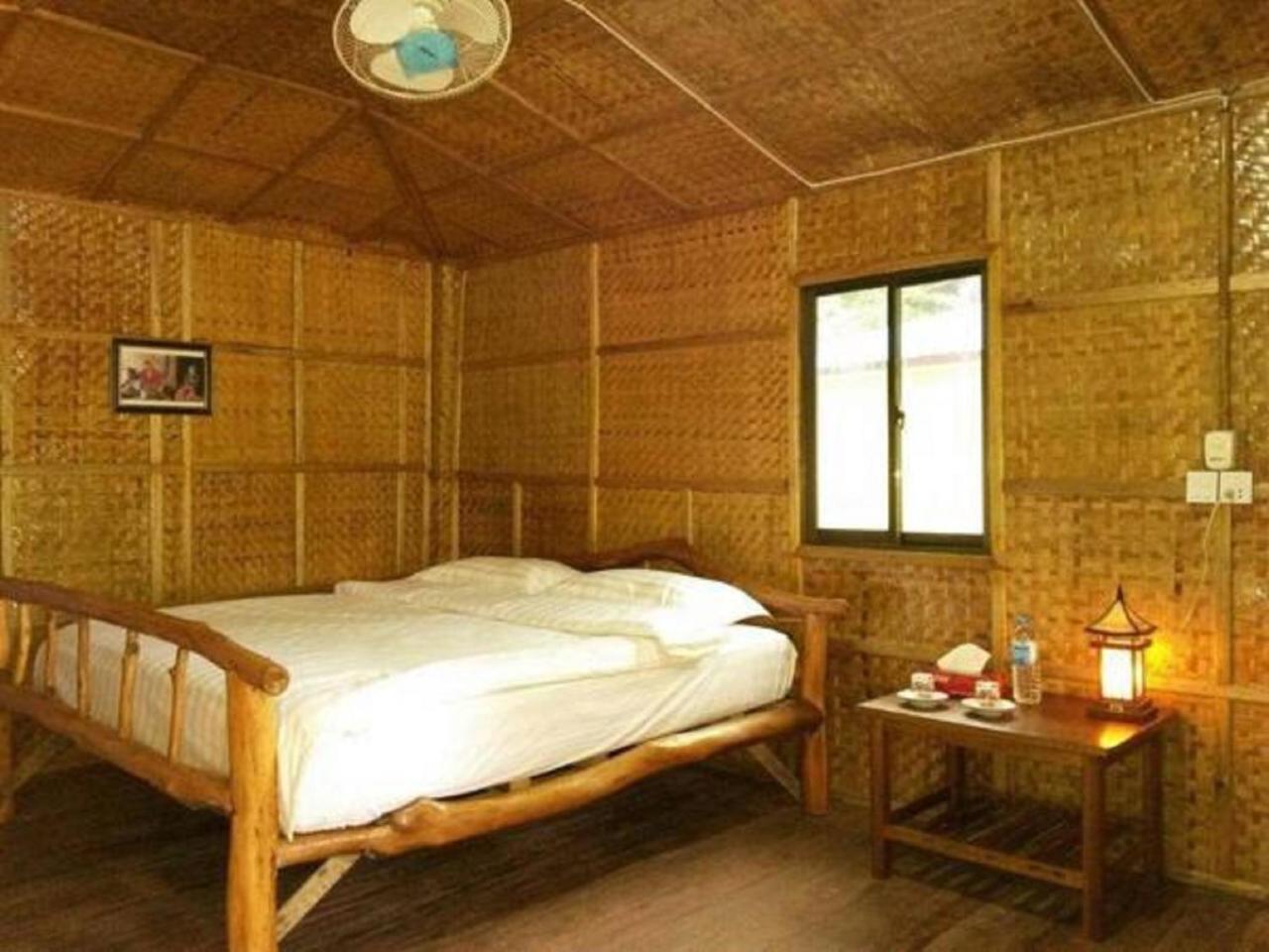 Soe Ko Ko Beach House & Restaurant Ngwesaung Bagian luar foto