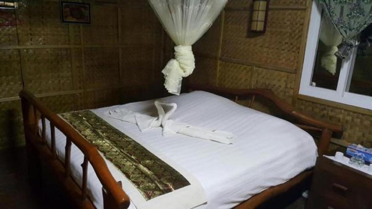 Soe Ko Ko Beach House & Restaurant Ngwesaung Bagian luar foto