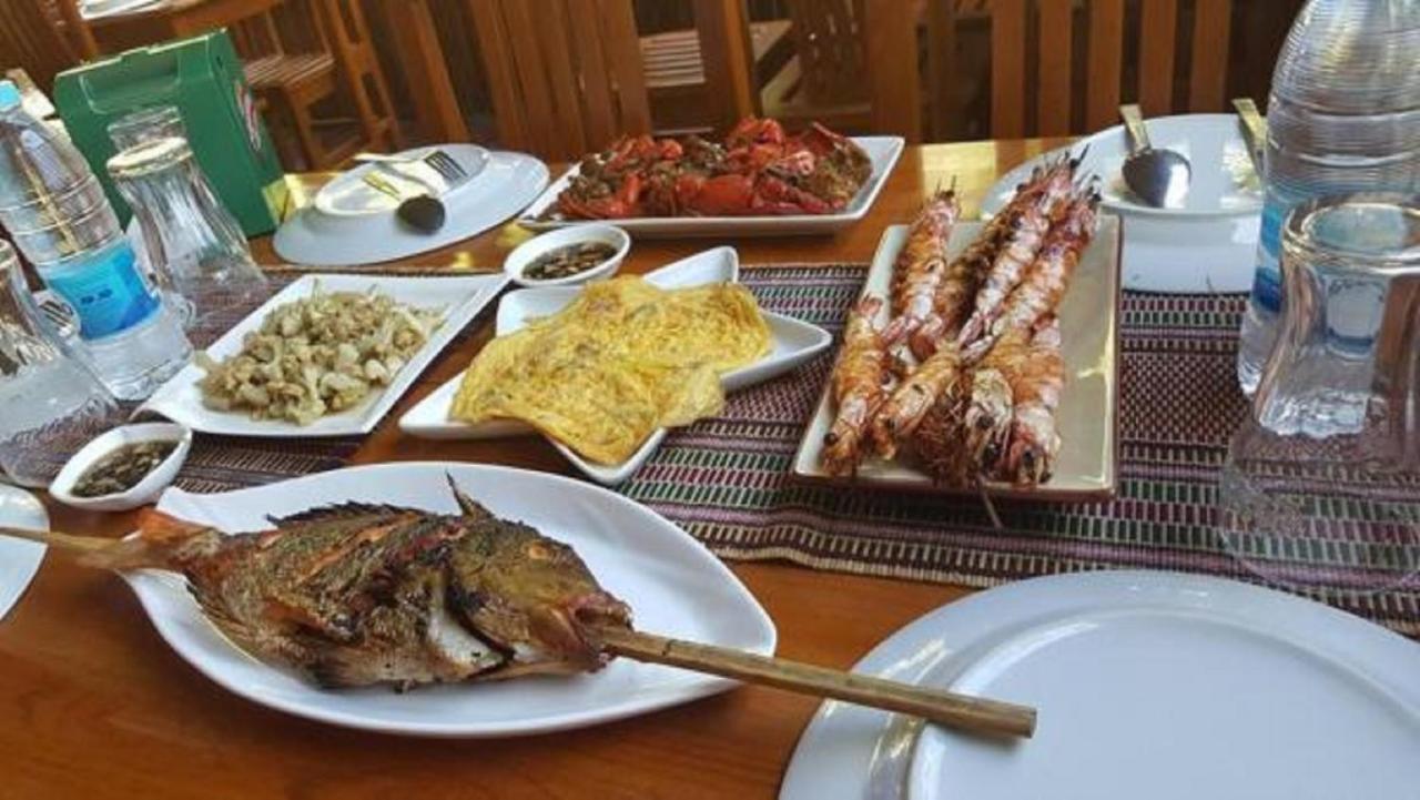 Soe Ko Ko Beach House & Restaurant Ngwesaung Bagian luar foto